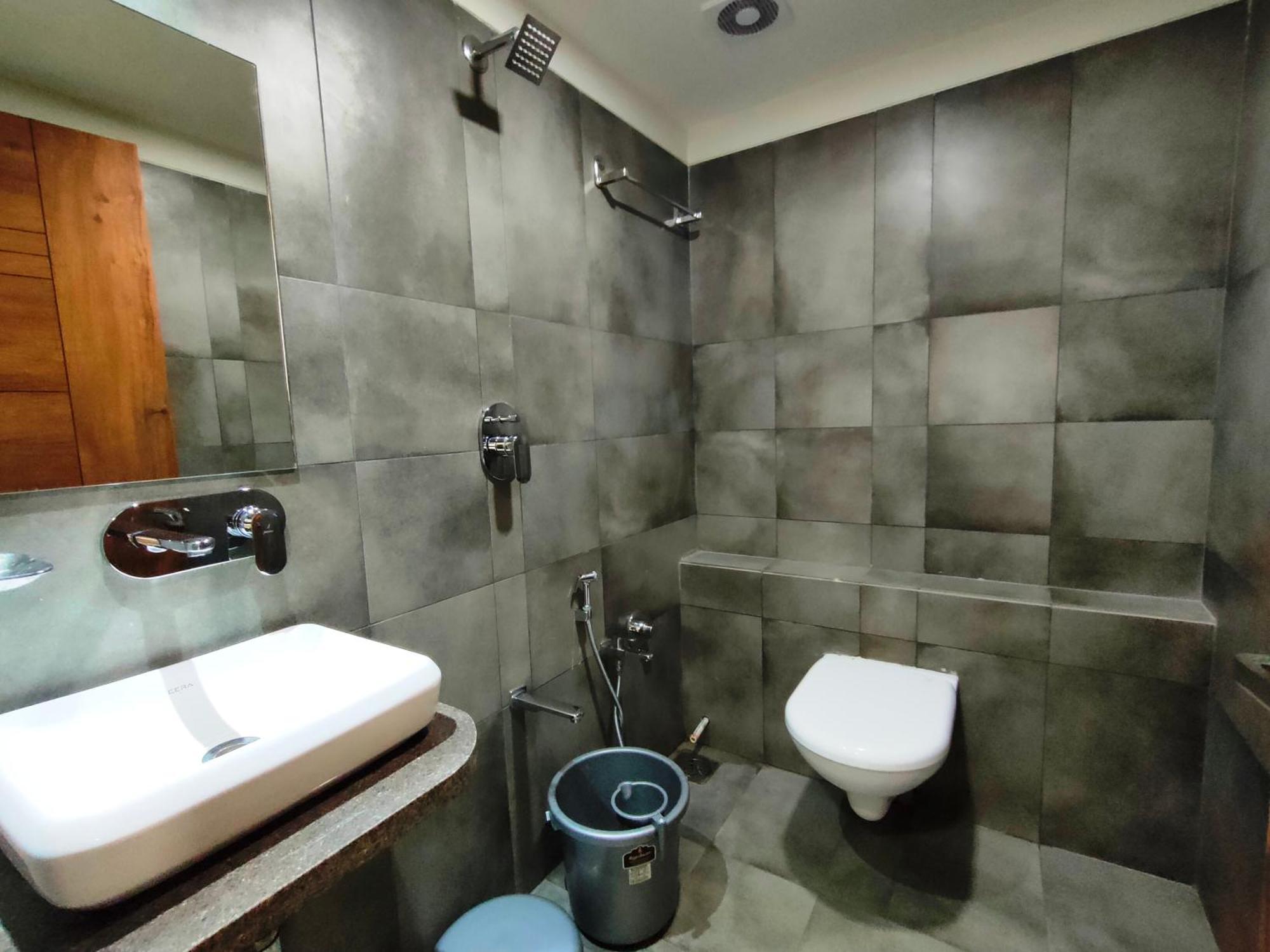 Hotel Kinara อาเมดาบัด ภายนอก รูปภาพ